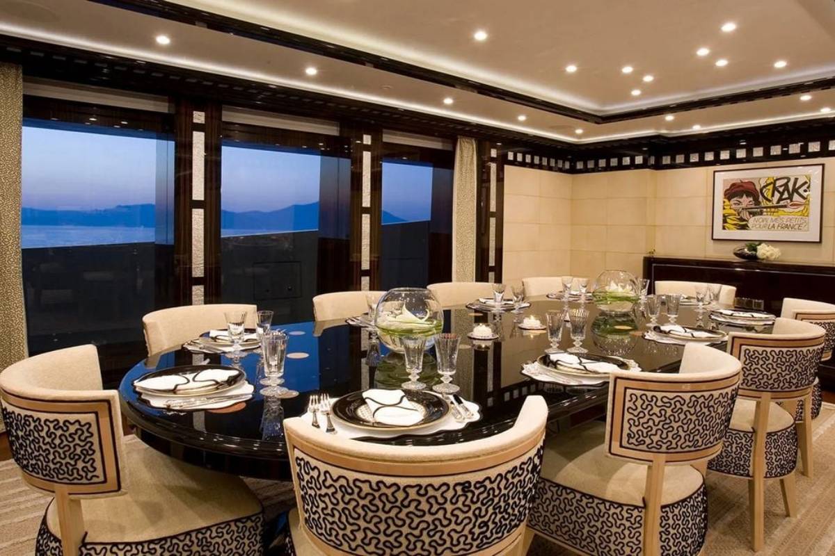 يخت الفا نيرو