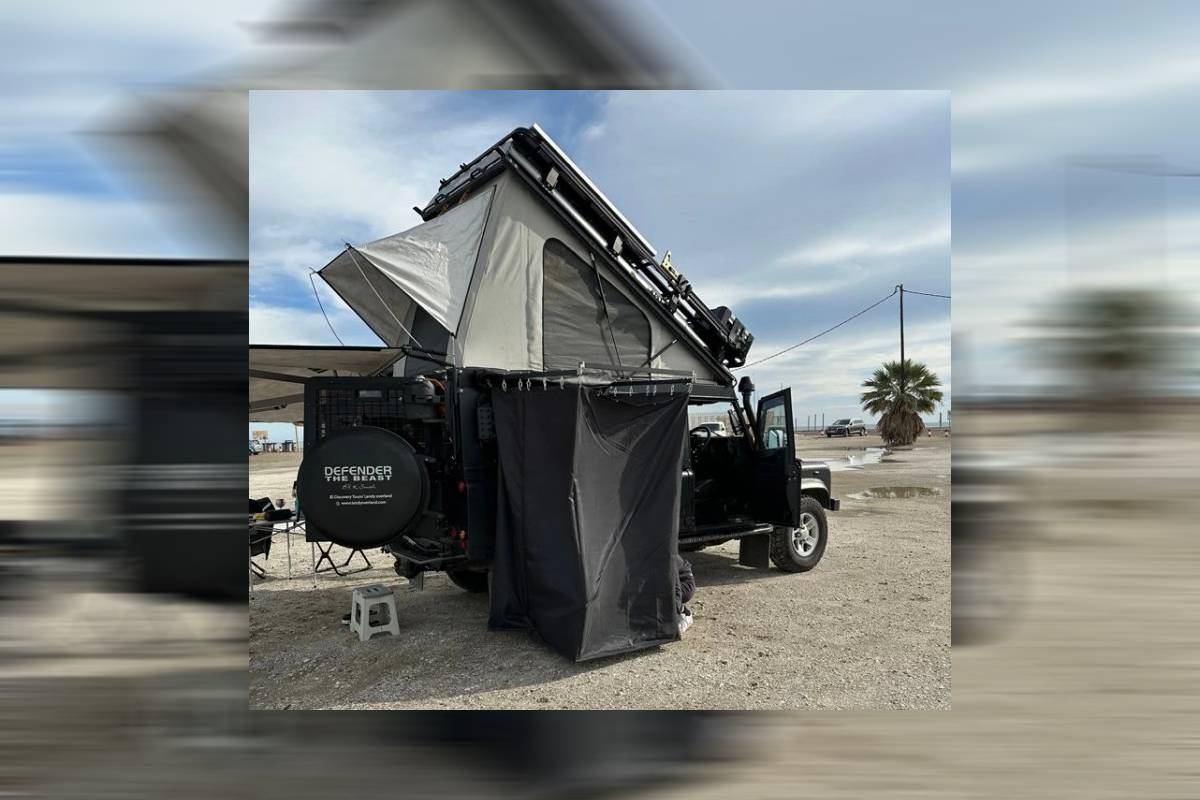 لاند روفر ديفندر معدلة