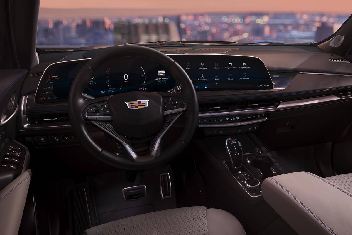 كاديلاك اكس تي 4 2024