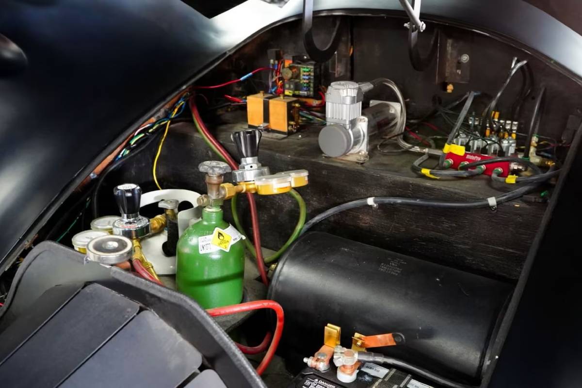 سيارة باتموبيل