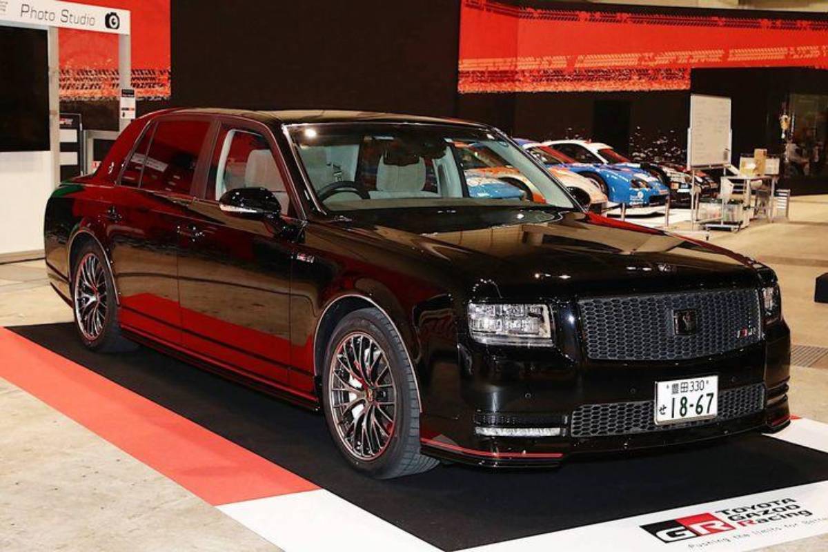 سيارة اكيو تويودا