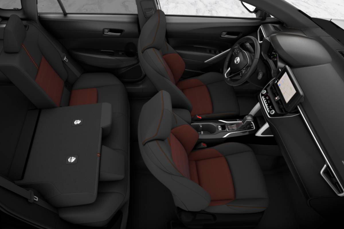 تويوتا كورولا هايبرد نايتشايد 2024