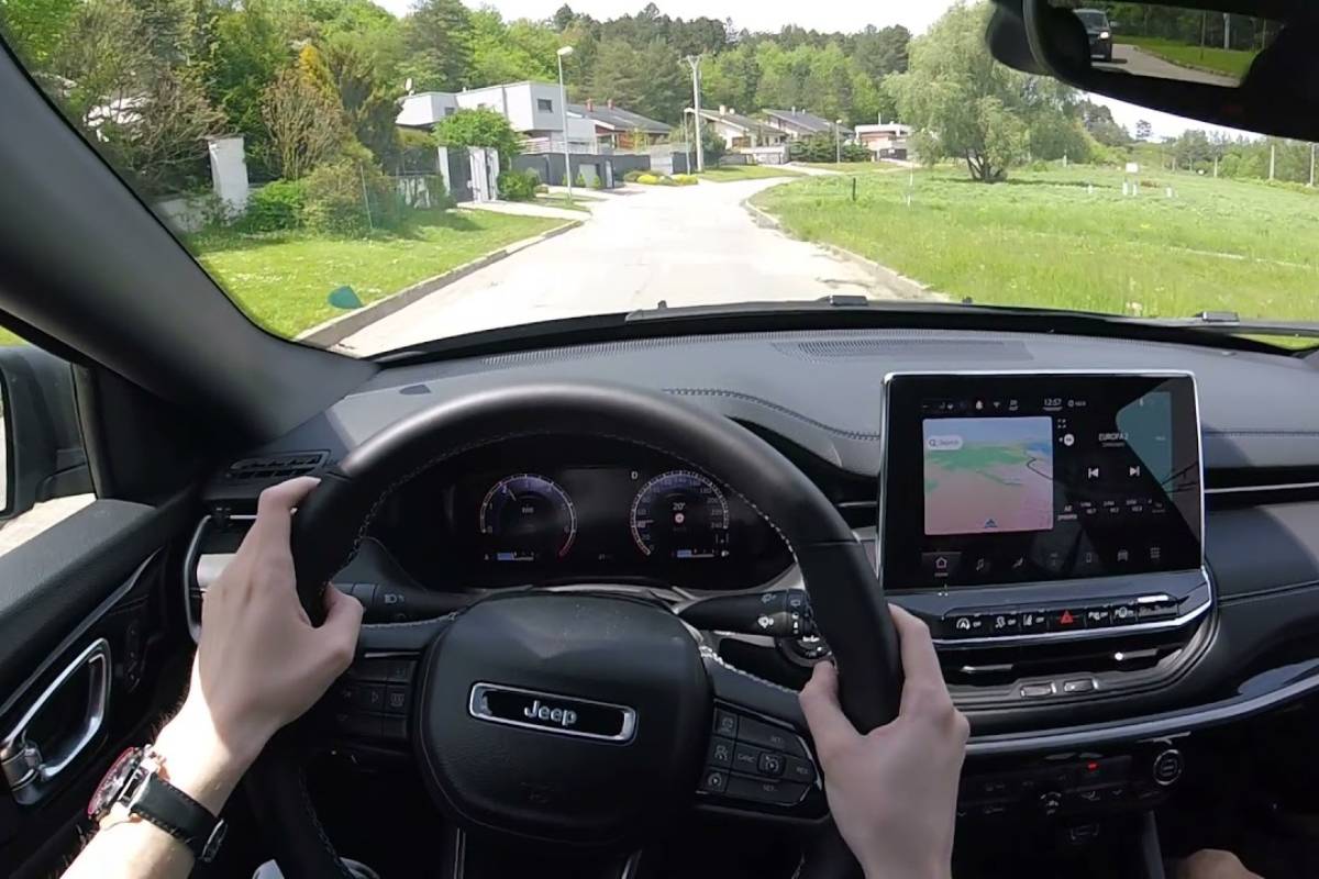 جيب كومباس 2023