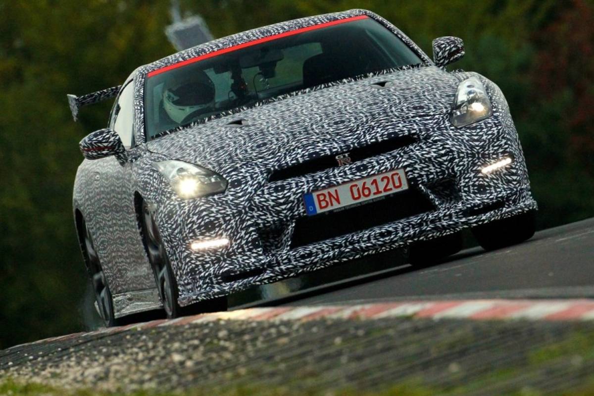 نيسان جي تي ار