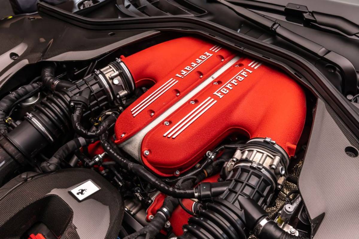 فيراري 12 سيليندري سبايدر 2025