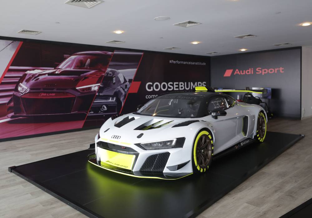 من الخارج Audi R8 LMS سيارة
