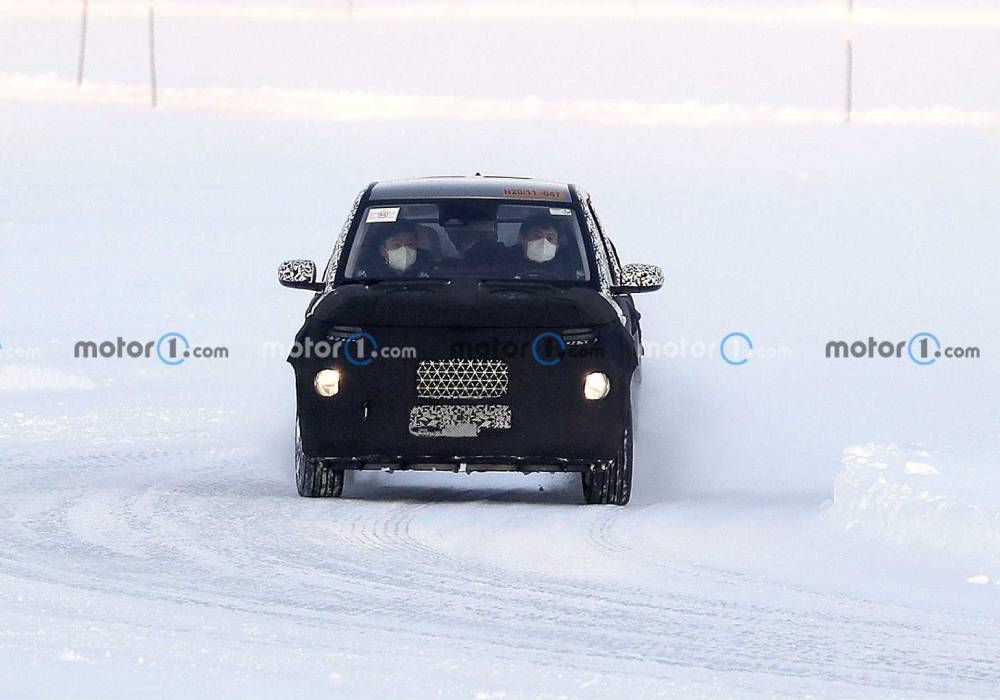 صورة تجسسية هيونداي اي اكس 1 من الامام