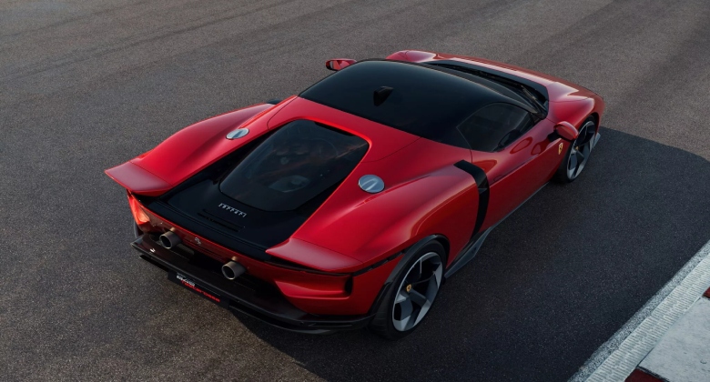 فيراري تيستاروسا اداء