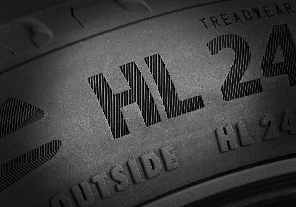 كونتيننتال تصنِّع أول إطار مع رمز مؤشّر حمل HL الجديد