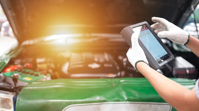 محرك  السيارة