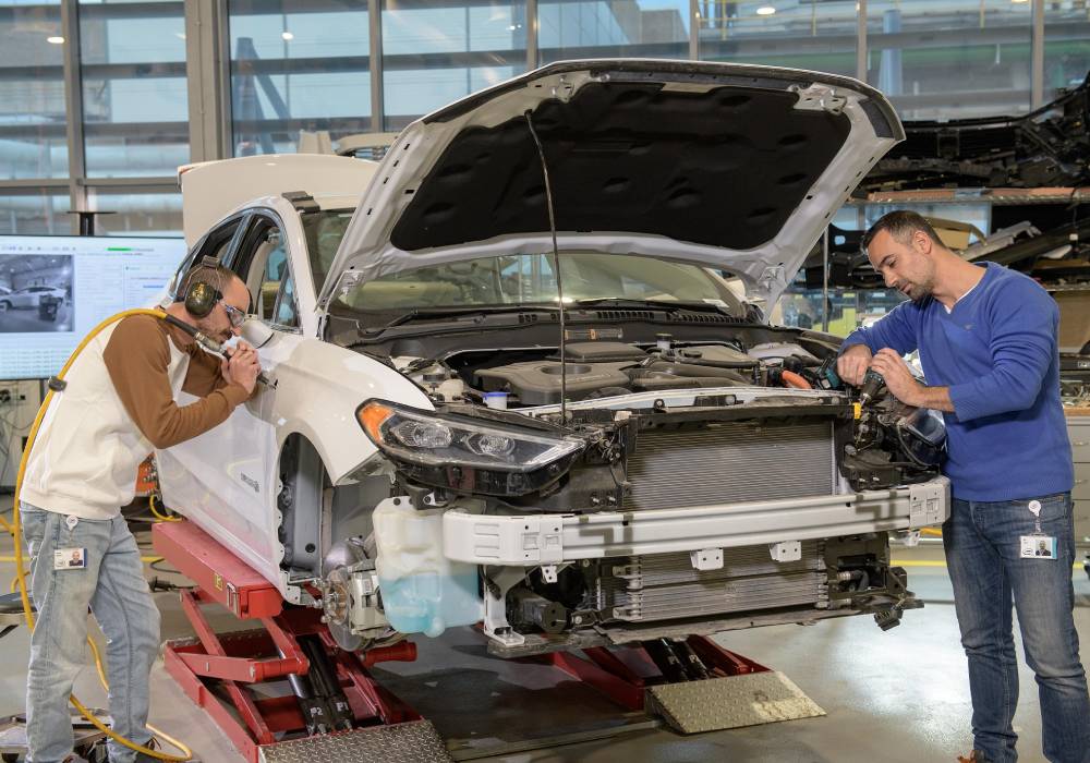 مصنع انتل موبايل أي