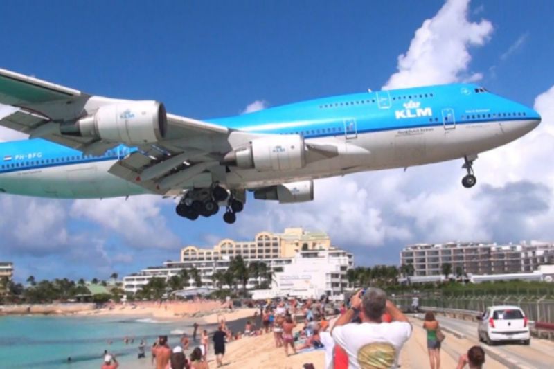 مطار الاميرة جوليانا