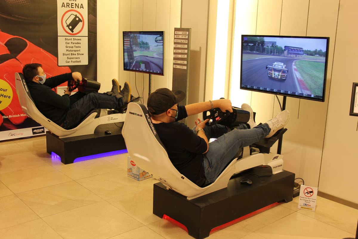 معرض السيارات