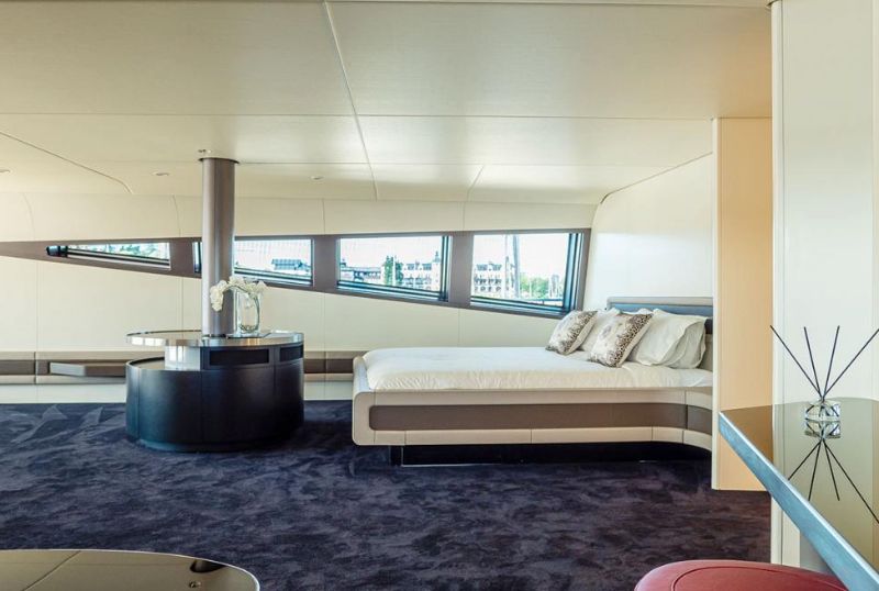 يخت رويال فالكون