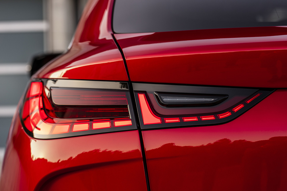 سيارة QX55 الرياضية