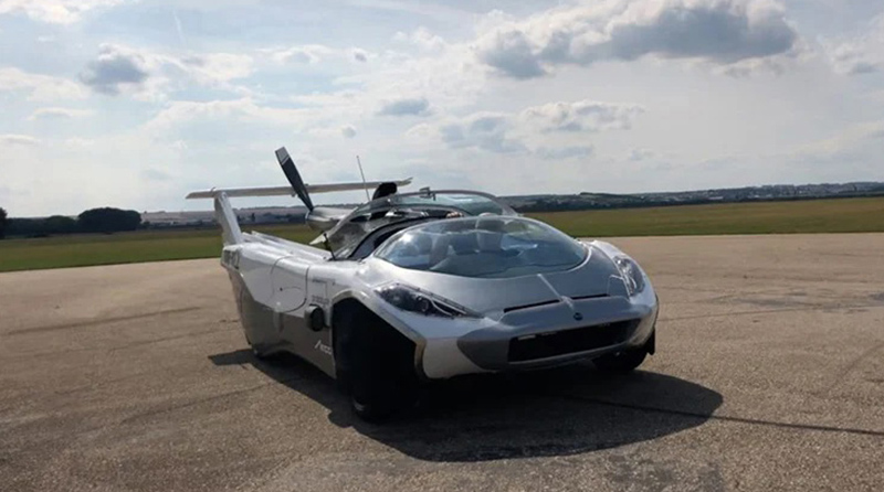 سيارة طائرة