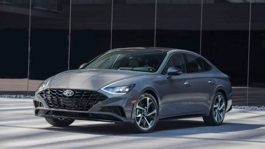 سيارات سيدان