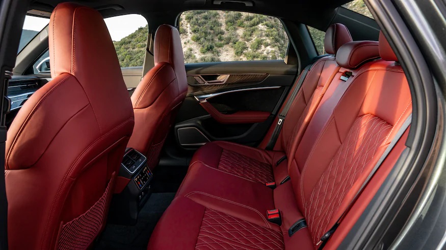 اودي أس 6 مقصورة