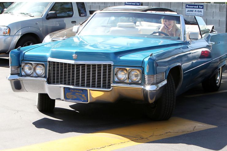 سيدات مشاهير