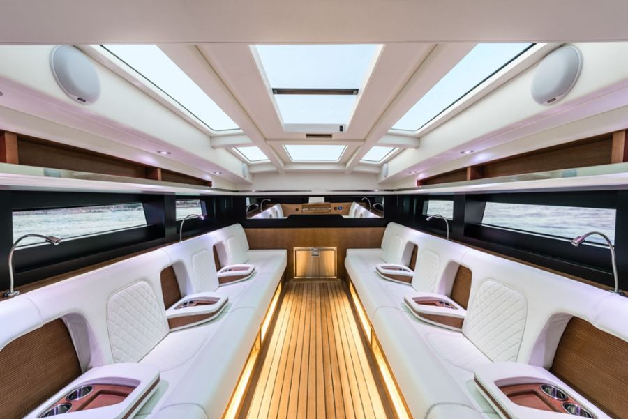 اليخوت الفاخرة