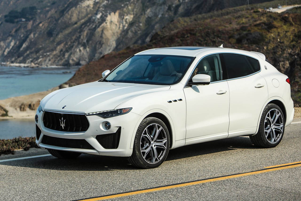 Maserati Levante белая