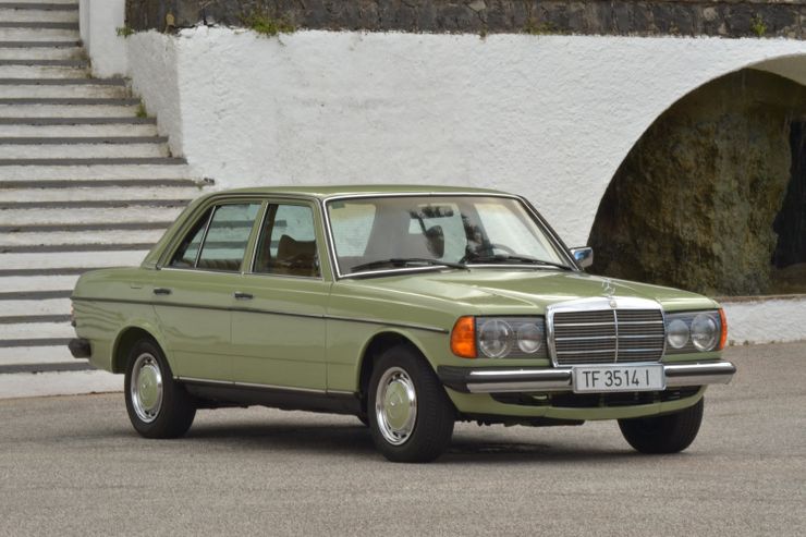 سيارات المصارع اندرتيكر مرسيدس بنز W123 موديل 1978