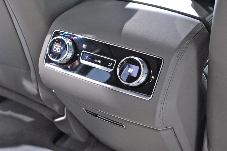 نظام تحكم في المناخ للمقاعد الخلفية