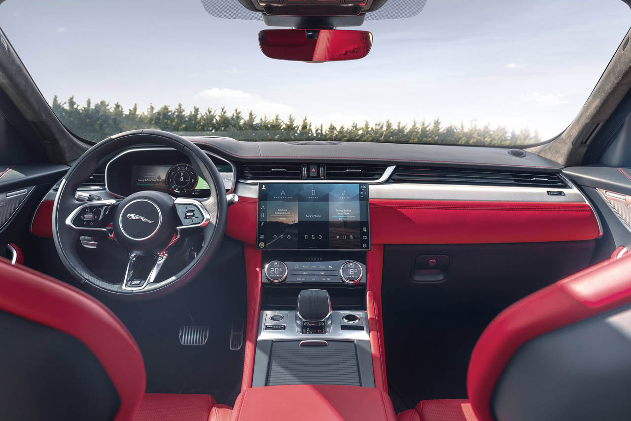 جاكوار F-PACE الجديدة