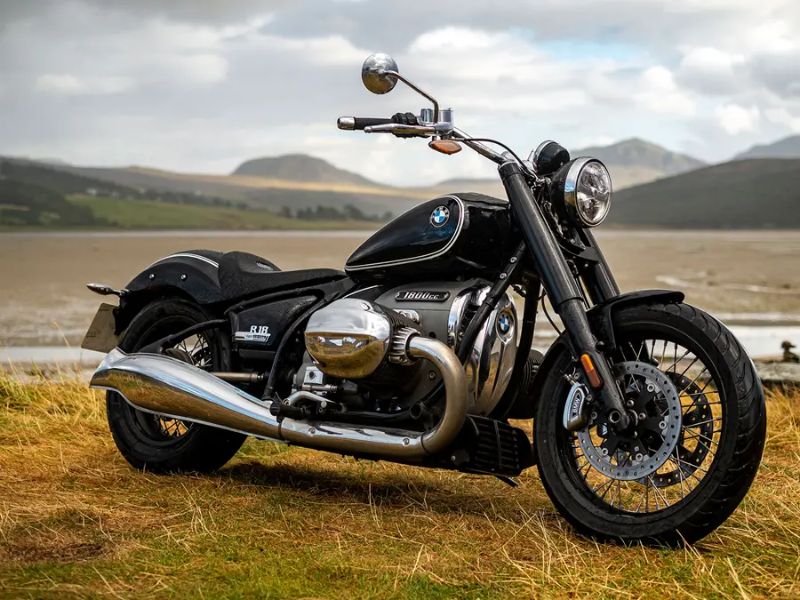 بي ام دبليو R18