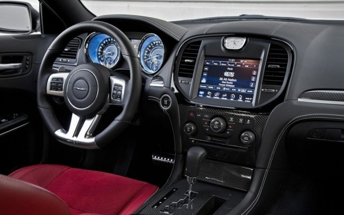 داخلية كرايسلر 300 2020