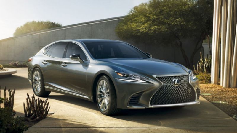 سيارة لكزس