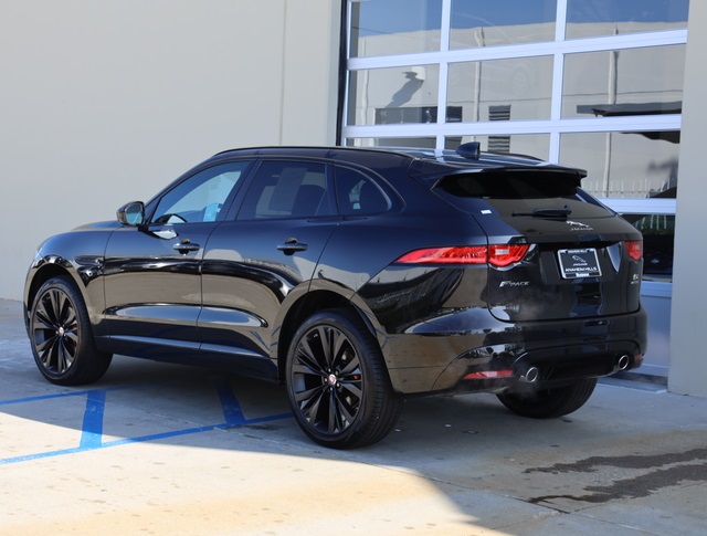 سيارات جاغوار F-PACE