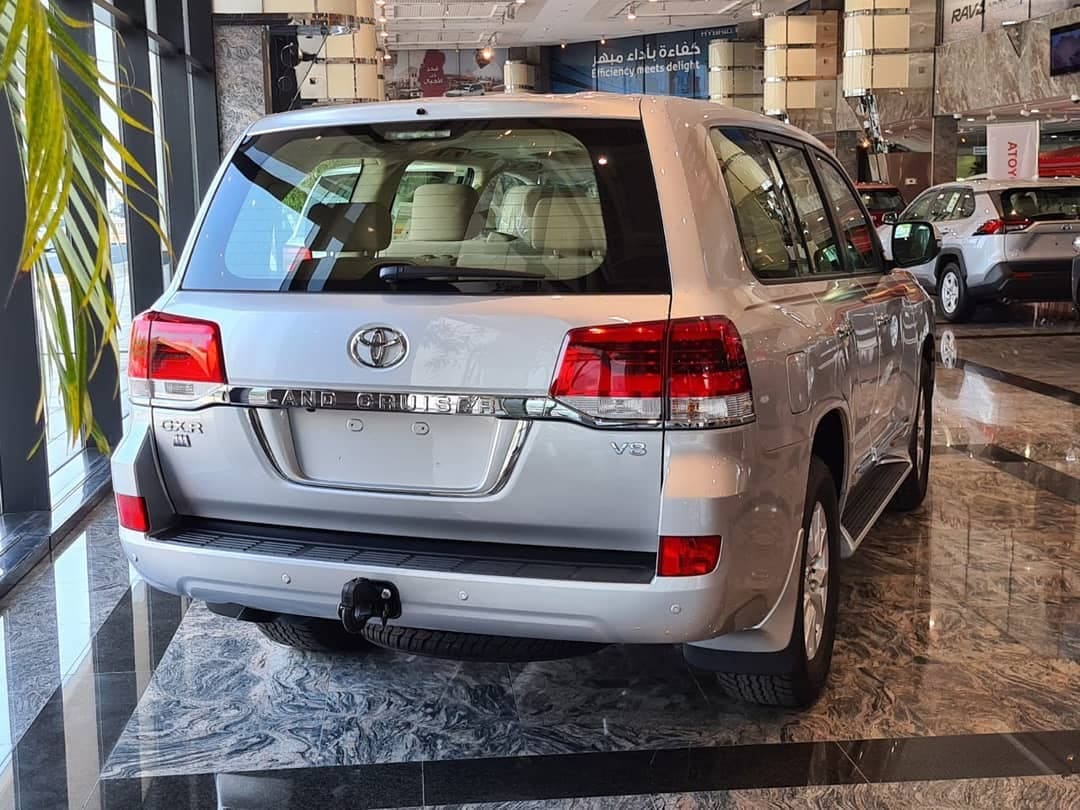 لاندكروزر 2020 سعر
