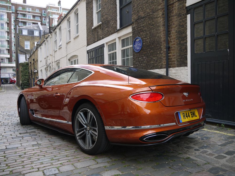 بنتلي كونتيننتال جي تي