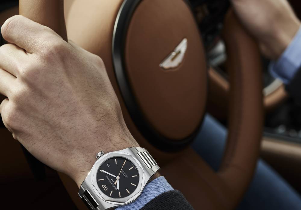 جيرارد بيريجو شريك الساعة الرسمية لشركة استون مارتن صورة 2