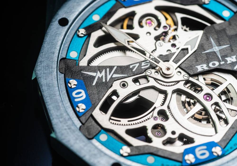 ساعة رائعة من صانع الساعات السويري العريق روني مستوحاة من ام في اغوستا صورة 5