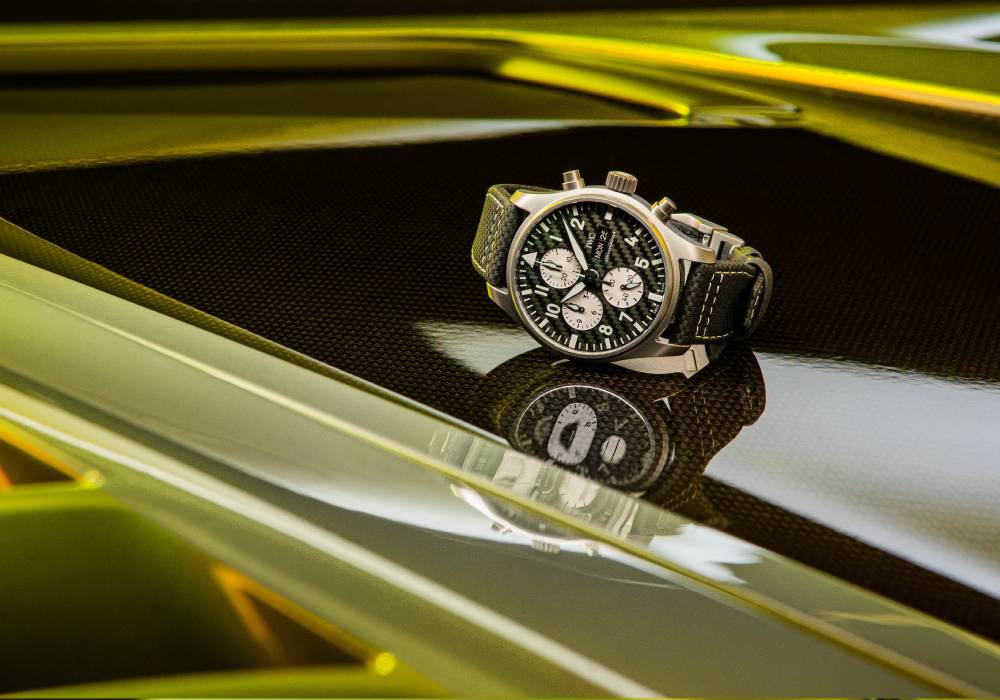 دار اي دابليو سي ومرسيدس صورة 3