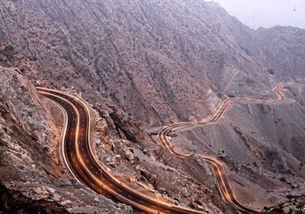 طريق الهدا.. الطريق الحلزونية المقصودة من محبي السيارات في السعودية صورة 3