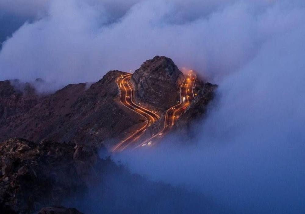 طريق الهدا.. الطريق الحلزونية المقصودة من محبي السيارات في السعودية صورة 4