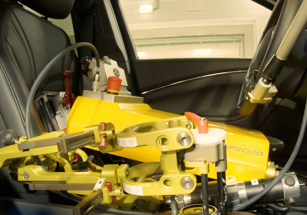 فورد تستخدم الروبوتات كسائقين لاختبار مركباتها وضمان جاهزيتها لمواجهة أقسى الظروف صورة 2