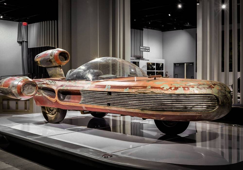 هذا ما ستراه عند زيارة متحف بيترسن للسيارات صورة 4