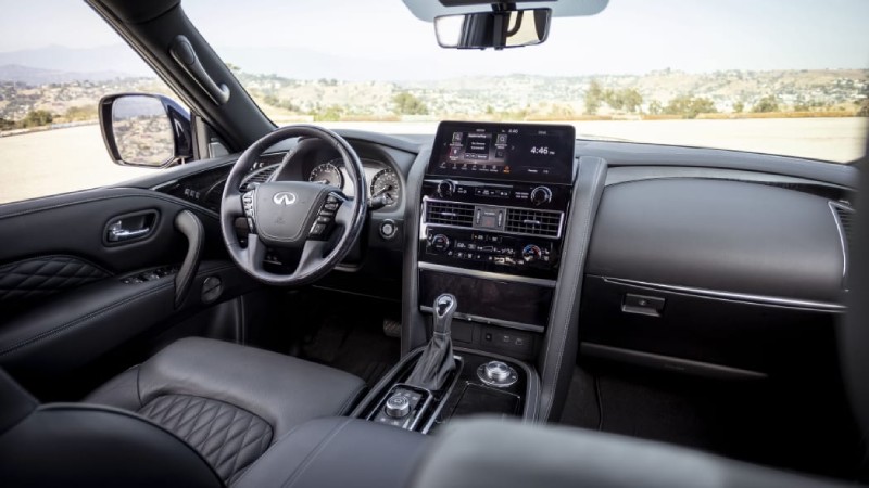 انفينيتي كيو اكس 80 داخلي