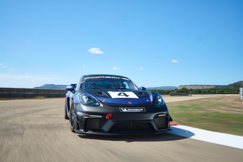 بورشه كايمان كلوب سبورت اساسي