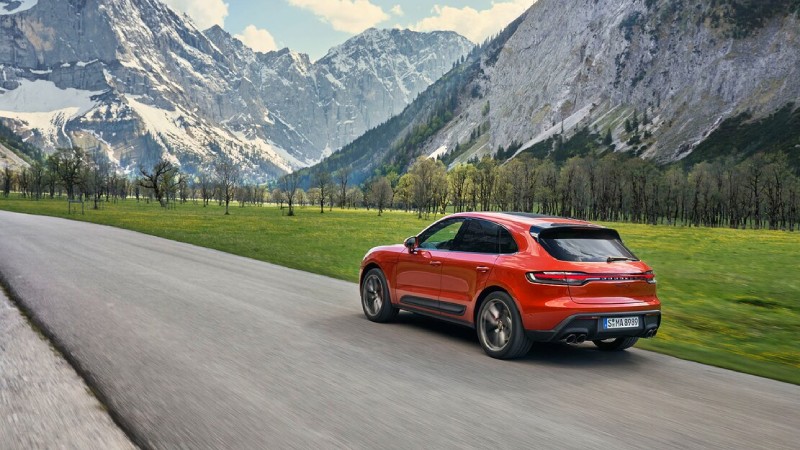 بورشه ماكان اداء