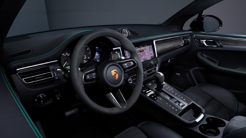 بورشه ماكان داخلي