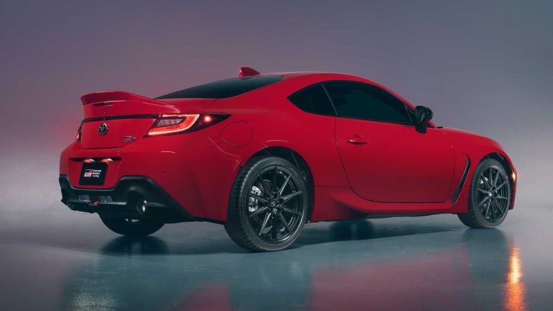 تويوتا جي ار اداء