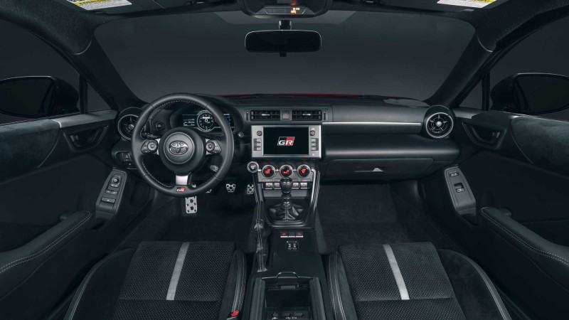 تويوتا جي ار داخلي 