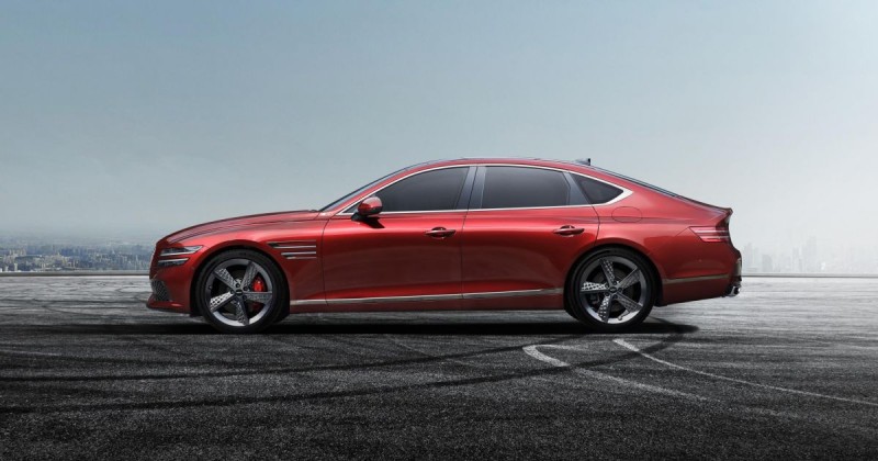 جينيسيس جي 80 أداء