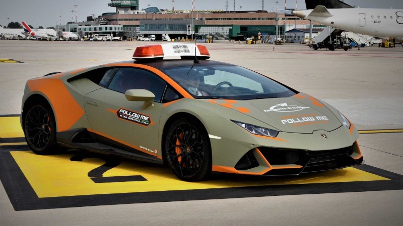 لامبورجيني بولونيا مطار