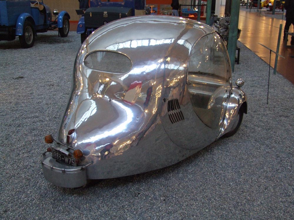 سيارة البيضة